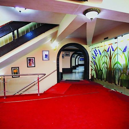 Hotel Pride Continental Сринагар Экстерьер фото