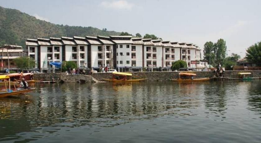 Hotel Pride Continental Сринагар Экстерьер фото